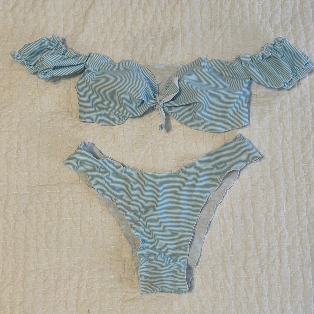 Off the shoulder bikini